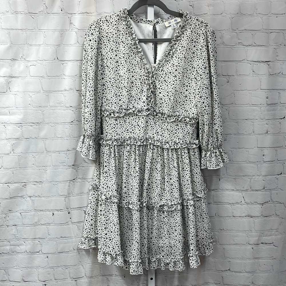 She + Sky animal print ruffled tiered small v-neck dress